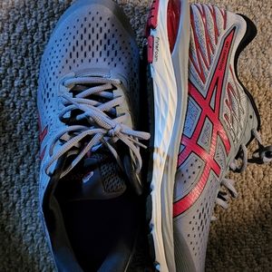 Like new Asics Gel-Cumulus 21